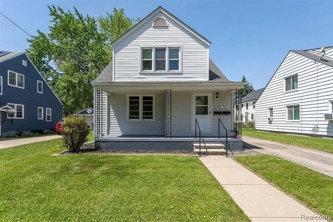 Building Photo - Walking Distance from Downtown!!!