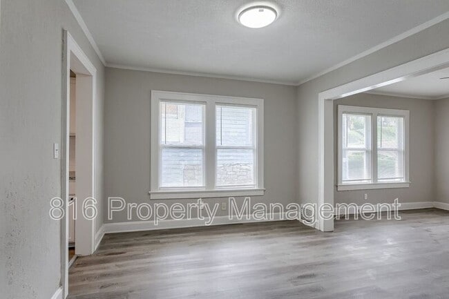 Building Photo - 3541 Mersington Ave