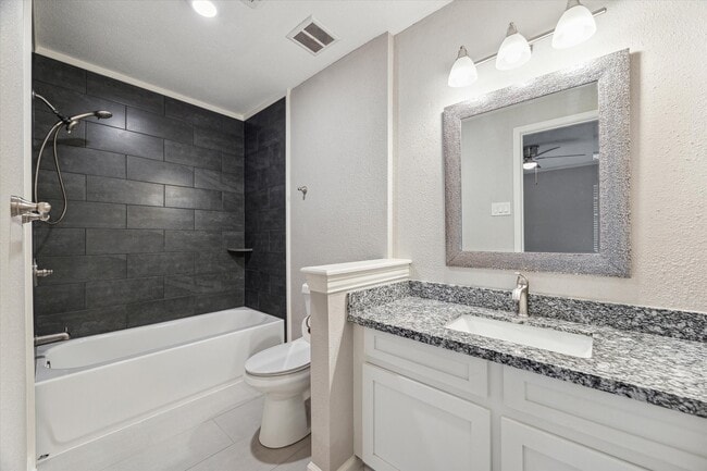 Photo - 1428 Silverpines Rd Unit 428