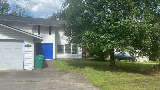 Building Photo - 20512 Filbert Dr Unit B Rental