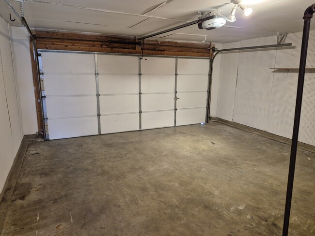 Photo - 3333 Trafalgar Ct