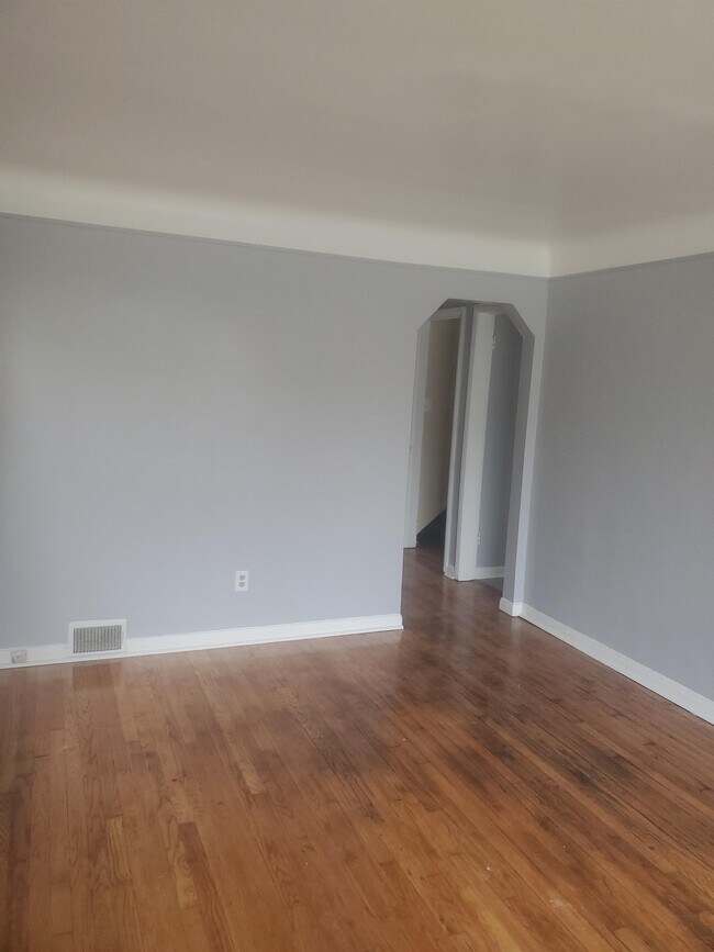 12840 Grandmont Ave