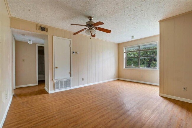 Photo - 908 N LBJ Dr Unidad 6