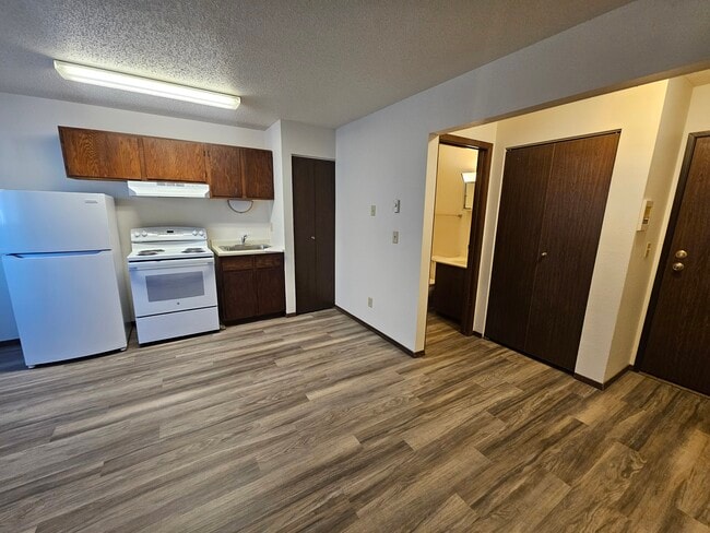 Photo - Green Apartments