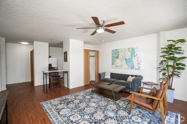 1 dormitorio, 1 baño, 550 pies cuadrados, sala de estar