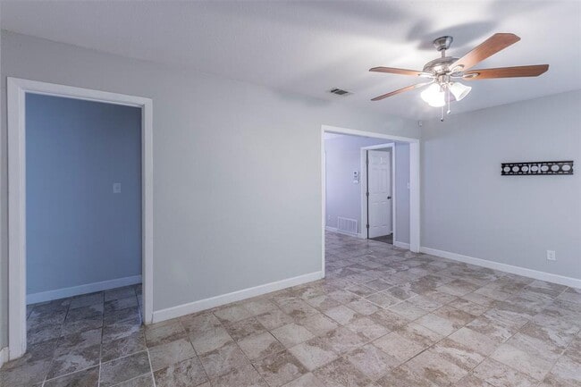 Photo - 2903 Rogge Ln