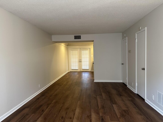 Photo - 1214 Bristol Dr