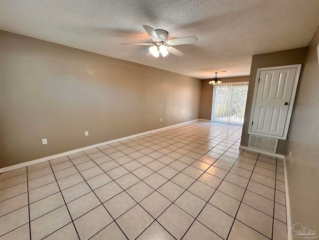 Photo - 5715 Cacica St