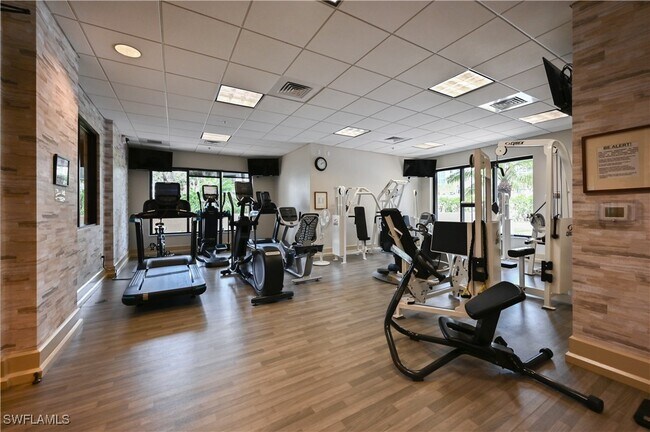 Building Photo - 4551 Gulf Shore Blvd N Unit 306