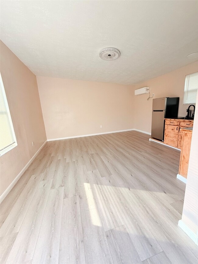 Photo - 814 Saddle Rock Dr