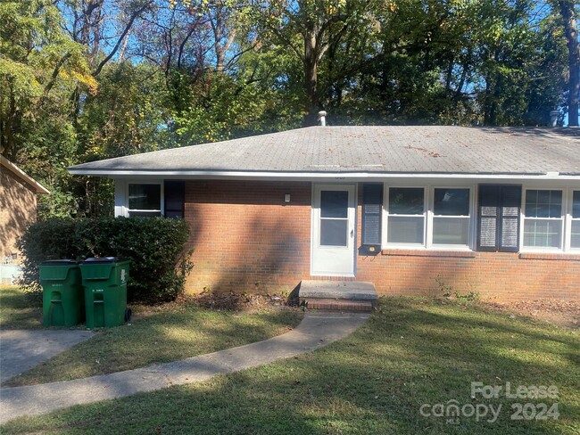 Photo - 609 Blendwood Dr Rental