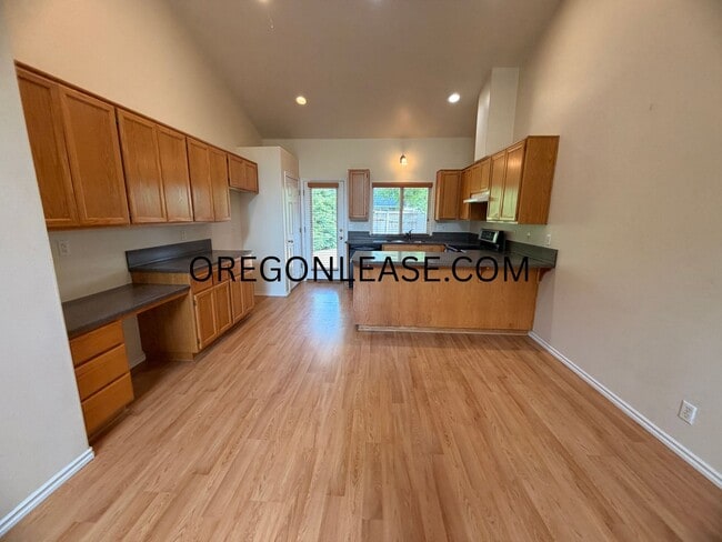 Photo - 2 Bedroom Duplex in North Eugene Unit 3306 Arrowhead st