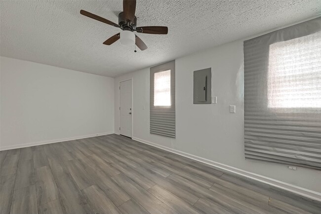 Photo - 2111 Rosemead Dr