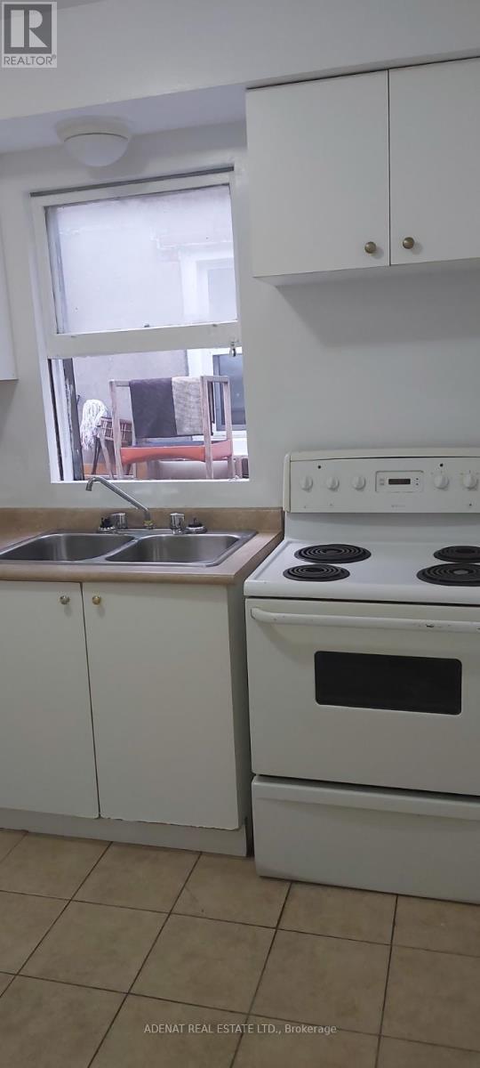 Photo - 371 Wilson Ave