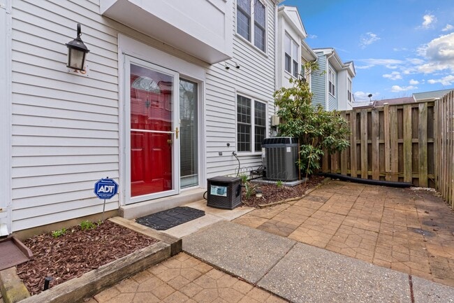 Photo - Stunning Silver Spring End Unit TH