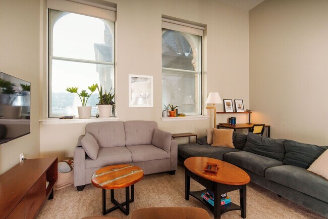 Photo - 225 E Michigan St Unidad SI ID1603931P