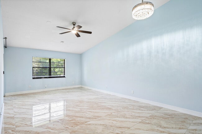 Photo - 1647 Cabot Ln Unit 8