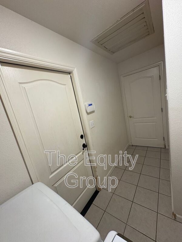 Photo - 2424 E Beech Ave