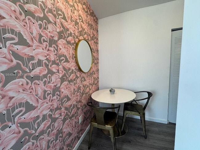 Photo - 810 7th St Unidad 207