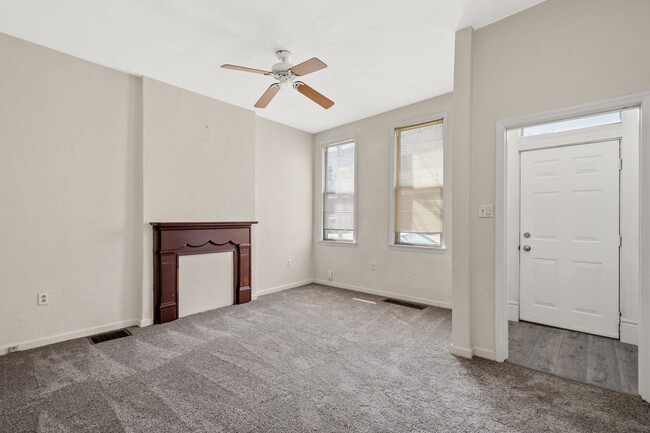 Photo - MOVE IN SPECIAL! SCORE HALF OFF 1ST MONTH'...