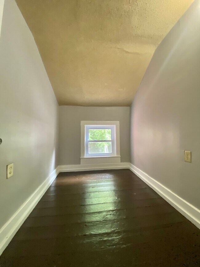 Photo - Charming 2BR, 1BA and a bonus room in Lanc...
