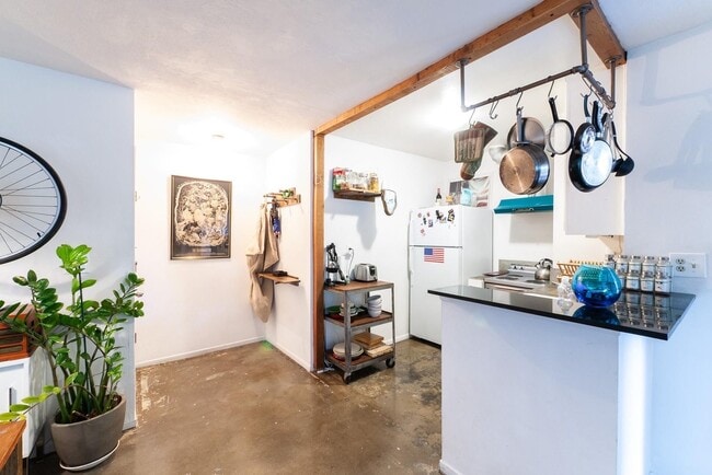256 S La Fayette Park Pl