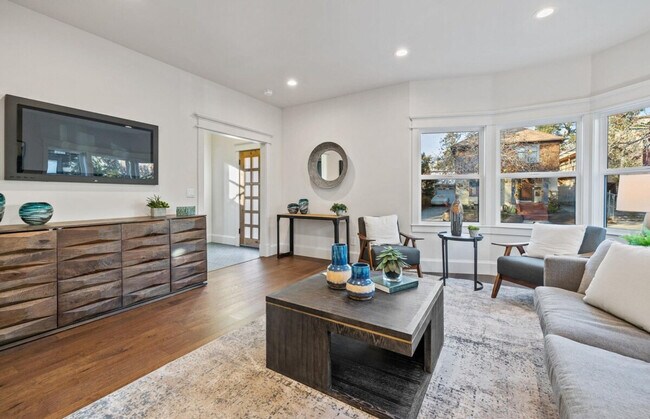 Photo - 1807 Martin Luther King Jr Way Unit SI ID1512975P