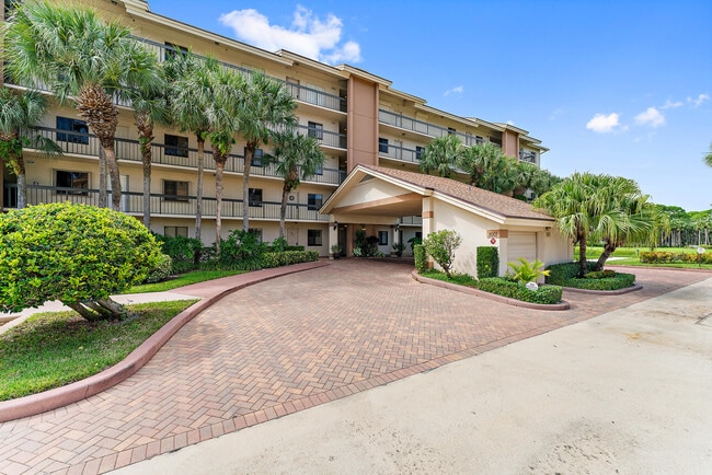 Photo - 1001 Seafarer Cir Unit 204