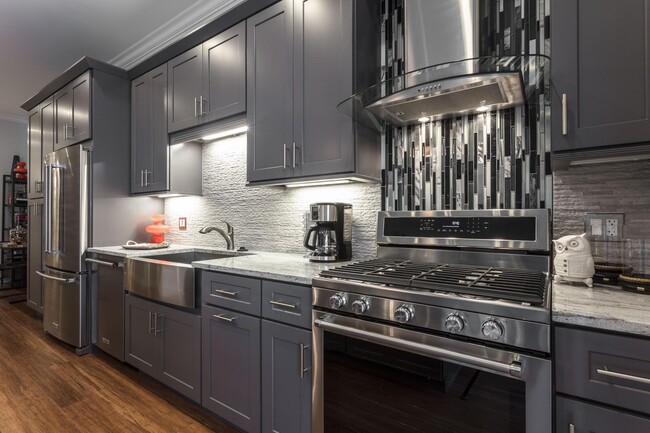 Building Photo - 110 S Aberdeen St Unit 306 Rental