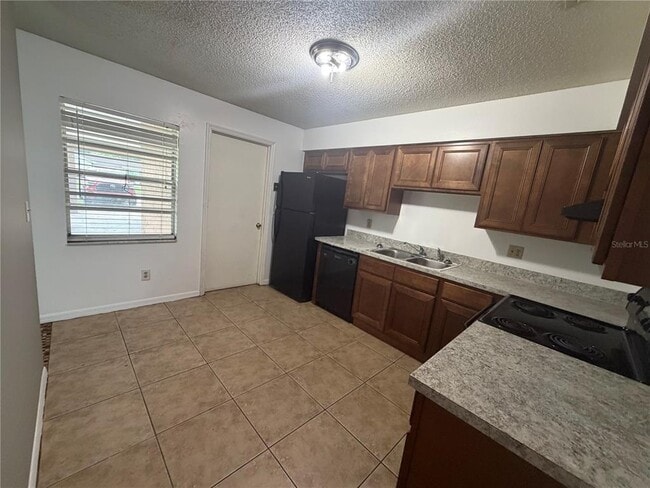 Photo - 2415 S Cedar Ave