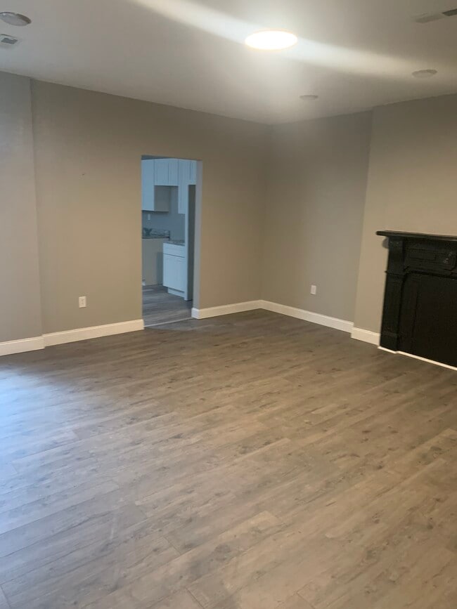 Photo - 1118 E Carson St