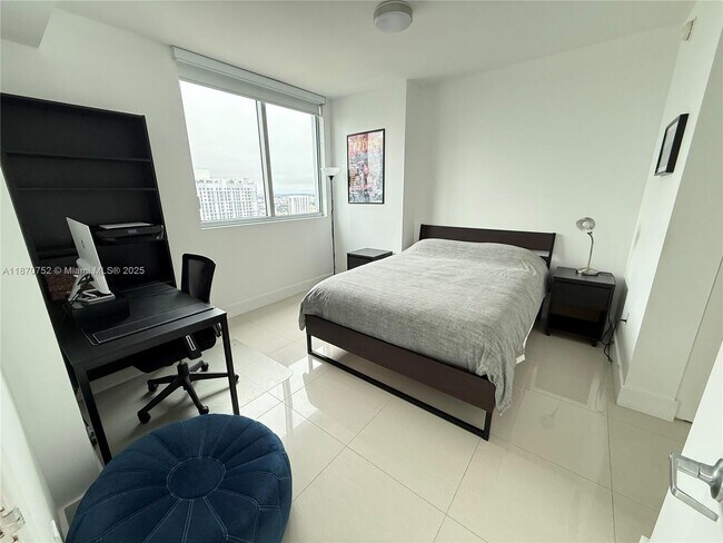 Photo - 92 SW 3rd St Unit 3709