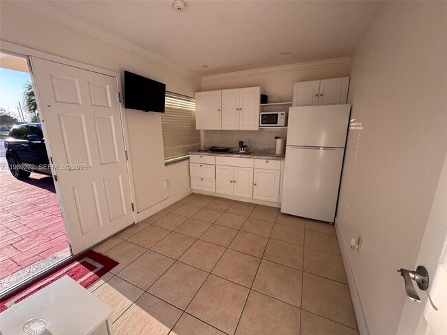 Photo - 842 SW 89th Ave Unidad B