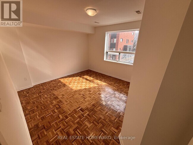 Photo - 879A Wilson Ave