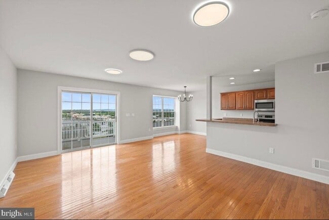 Photo - 777 Oak Leaf Ln
