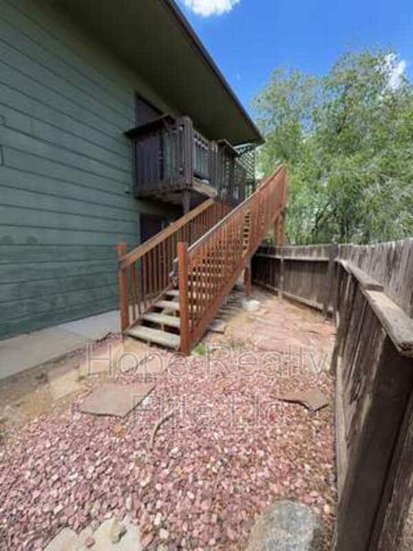 Building Photo - 2544 King Ct