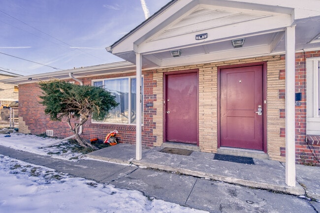 Building Photo - 1418 Ironton St