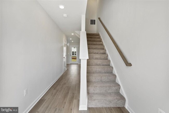 Photo - 131 Kinkade Ct