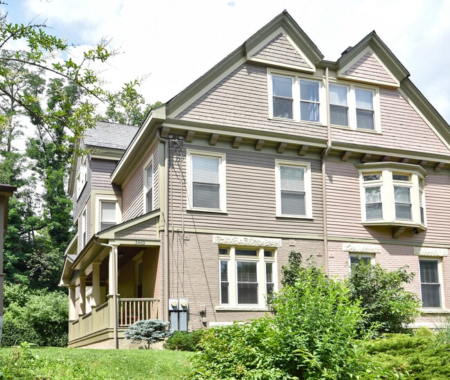 Building Photo - 3469 Brookline Ave Rental
