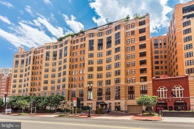 Building Photo - 400 Massachusetts Ave NW Unit 817