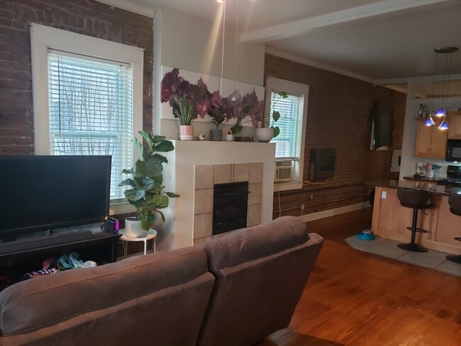 Photo - 514 Harrison St Unidad Available for Rent