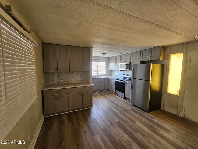 Photo - 1113 W Corinthian Cir