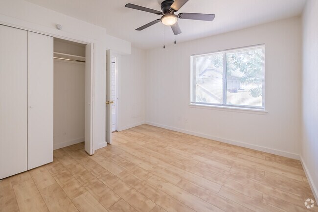 1 BR, 1BA - 600SF - Bedroom