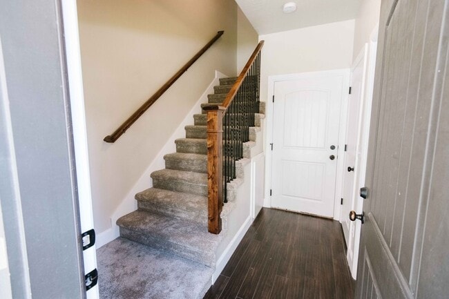 5508 Florence Ln
