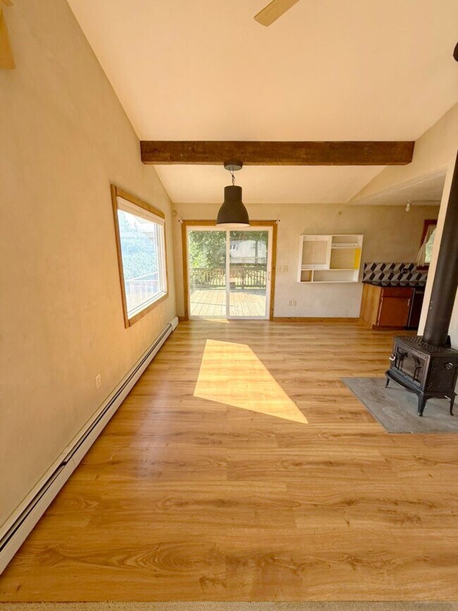 1116 S Pinecrest Dr