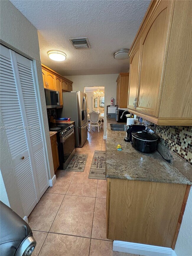 Photo - 8905 NW 38th Dr