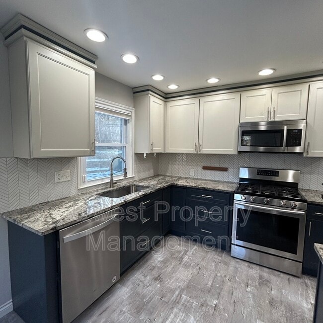 Photo - 1532 Sylvan Ave SE