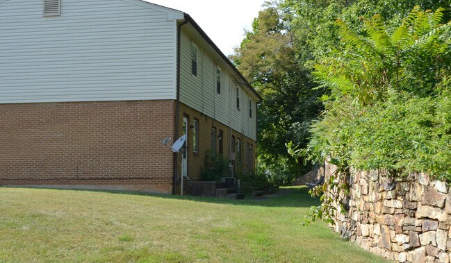 Photo - Niagara Townhouses