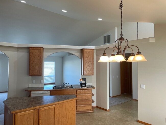 Photo - Beautiful 3 bed/2 bath rancher style home in Post Falls Idaho! Apply today!