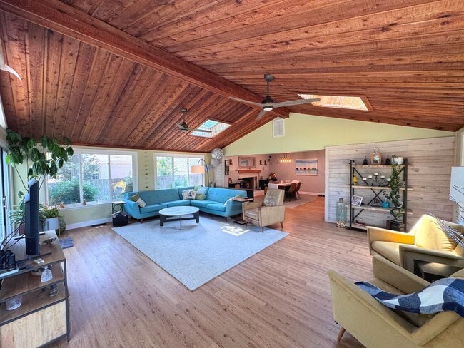Photo - Lakefront Great Neck Home! 4/2.5 brick ranch in lovely Southern Point